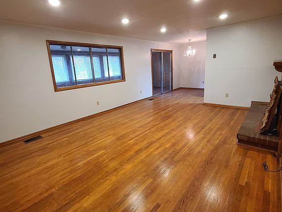 3rd image of 2415 Fairmont Blvd #A