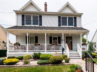 254 Clinton St, Woodbridge, NJ 07095