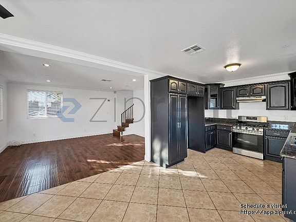 4th image of 1627 W 82nd St