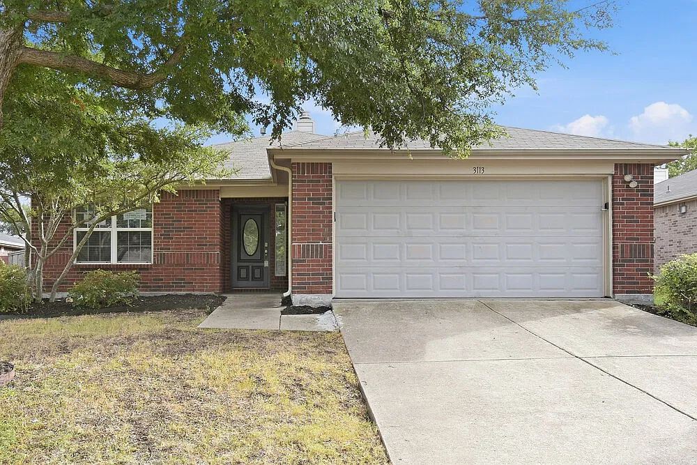 3 bed, 2.0 bath, 1626 sqft, $2,255 — Photo 1