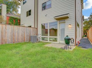 2124 Banks St, Houston, TX 77098