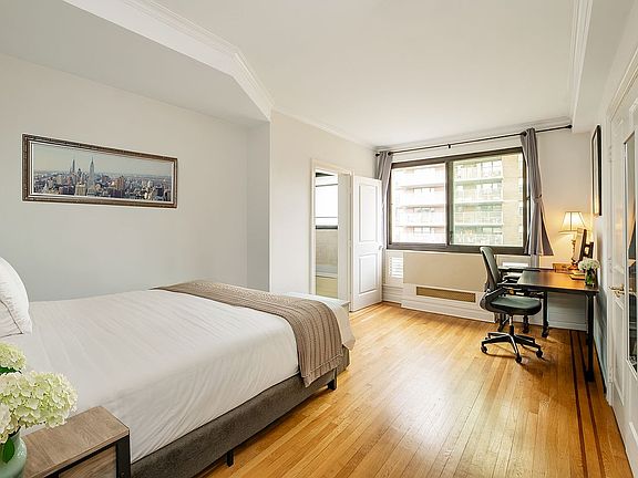 5th image of 203 W 90th St #Penthouse E
