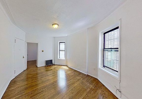 3rd image of 223 W 105th St APT 4RW