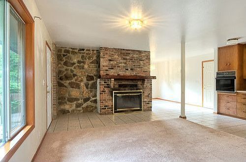 5th image of 6203 NE 202nd St