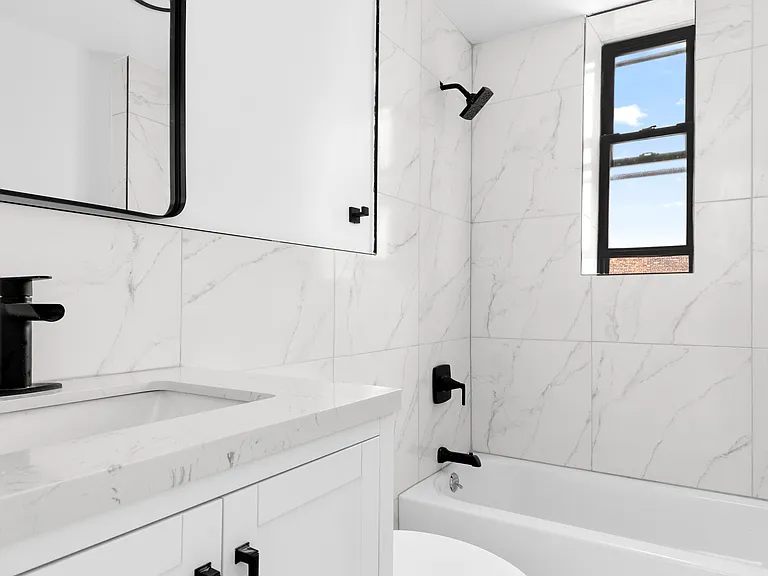 346 Montgomery St #D5 — Photo 4