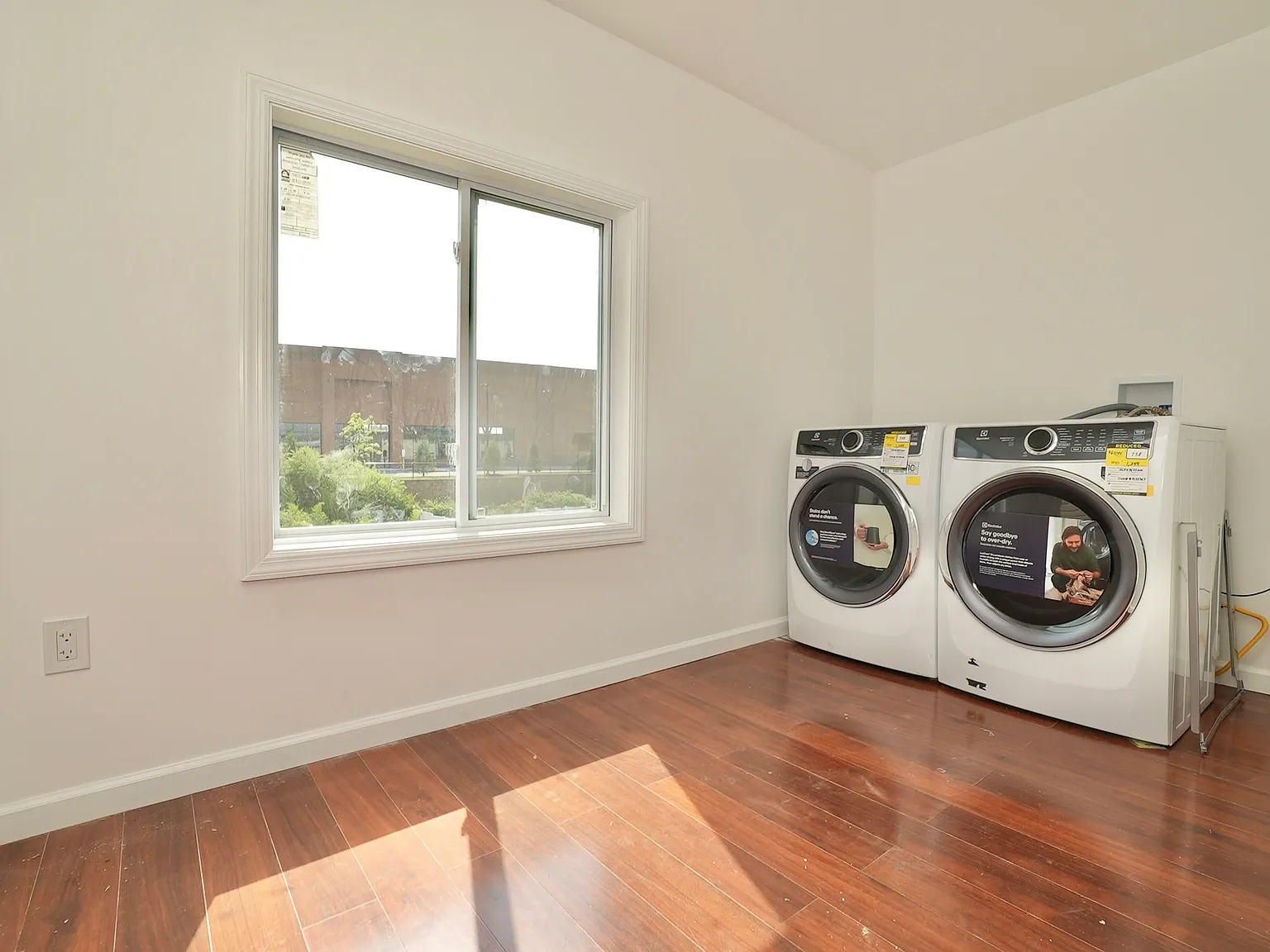 2 bed, 870 sqft, $2,550 — Photo 4