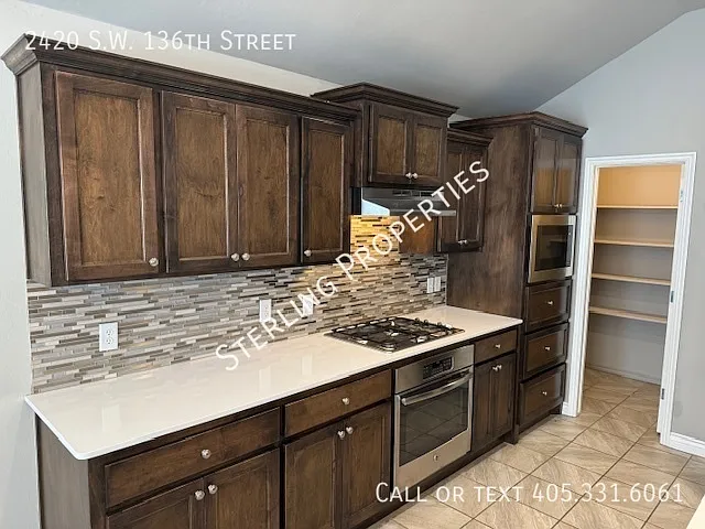 2420 SW 136th St — Photo 10