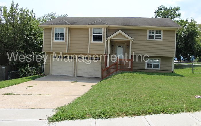 1st image of 217 Dakota St