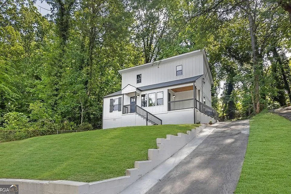 1080 Westmont Rd SW