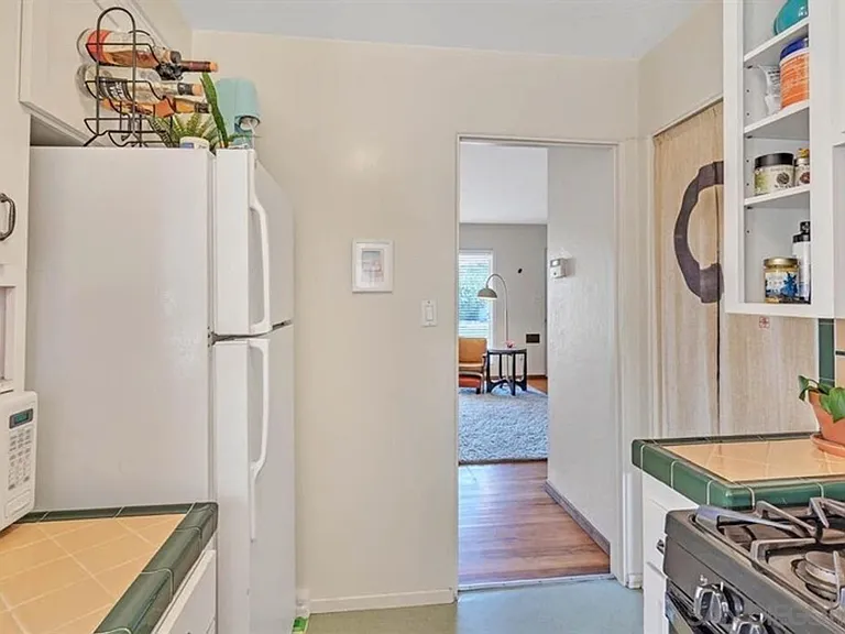 6465 Julie St — Photo 2