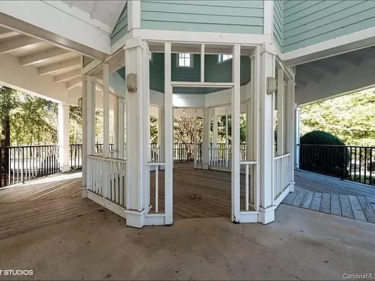 116 E Morehouse Ave — Photo 18