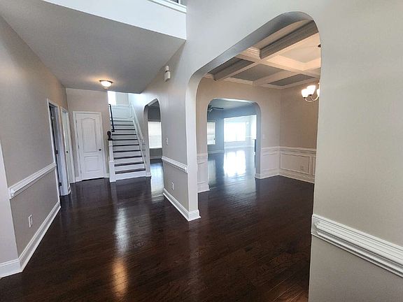 5th image of 113 Tellmont St