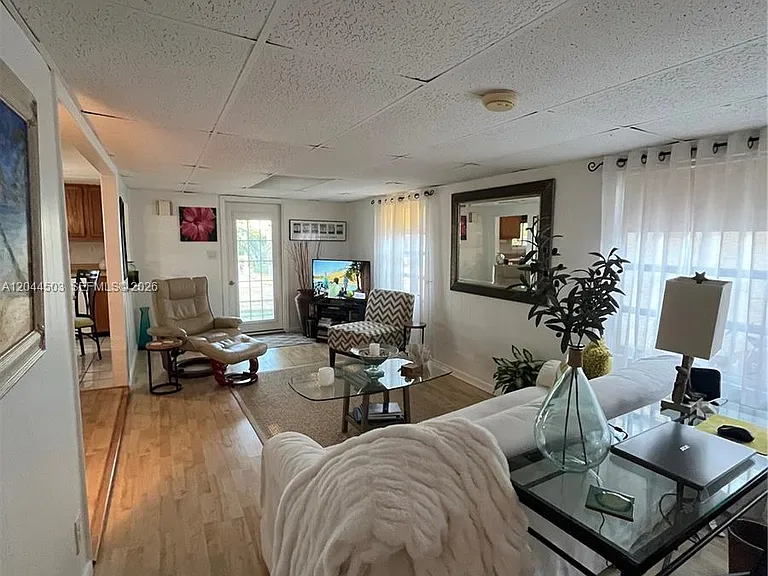 5125 SW 26th Ct — Photo 4