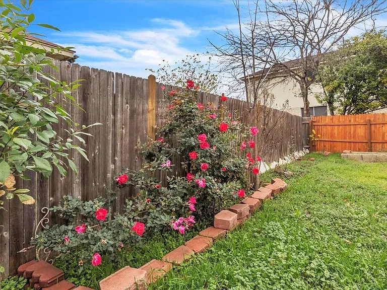 1700 W Pflugerville Pkwy — Photo 36