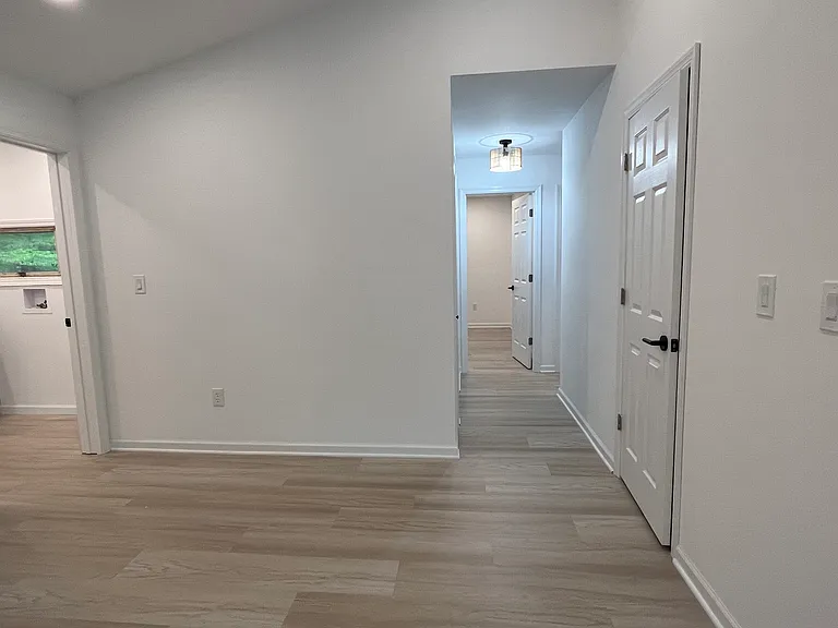 436 Stillwater Dr — Photo 16