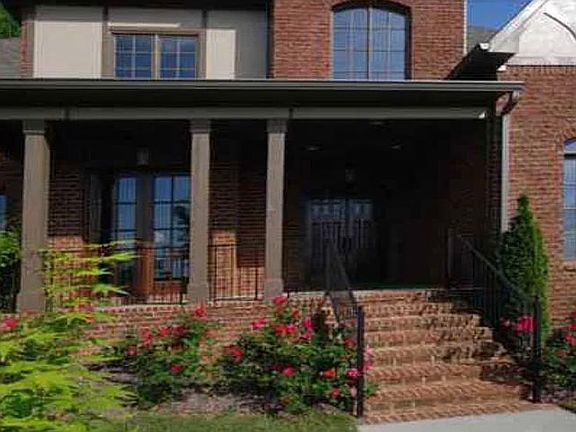 2nd image of 1009 Hillside Cres