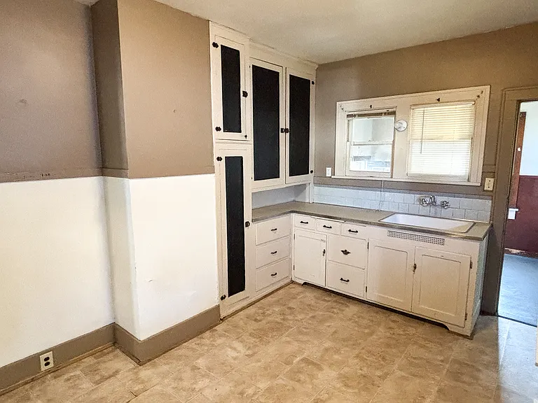 812 W Virginia Ave — Photo 13