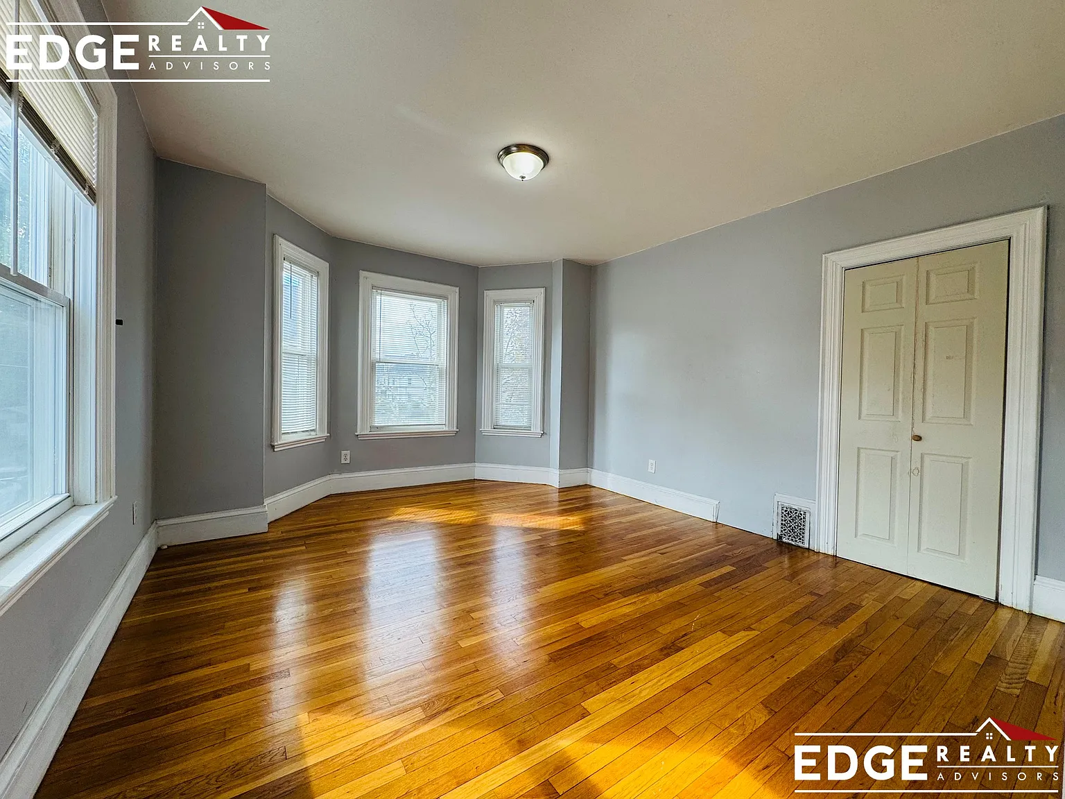 3 bed, 1.0 bath, $3,200 — Photo 3