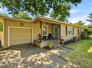 1305 S Lamar St, Weatherford, TX 76086
