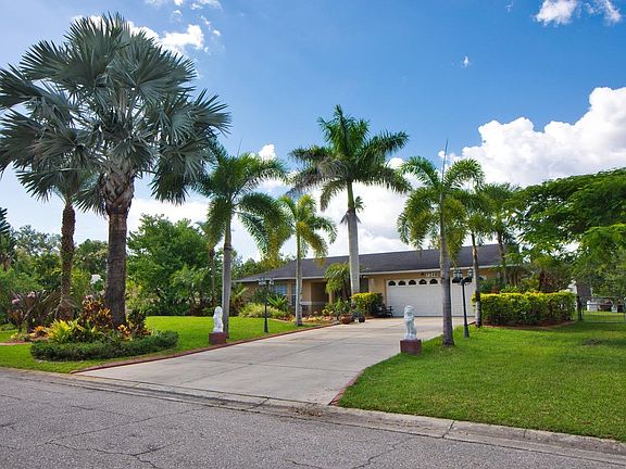 2nd image of 7248 Castle Dr