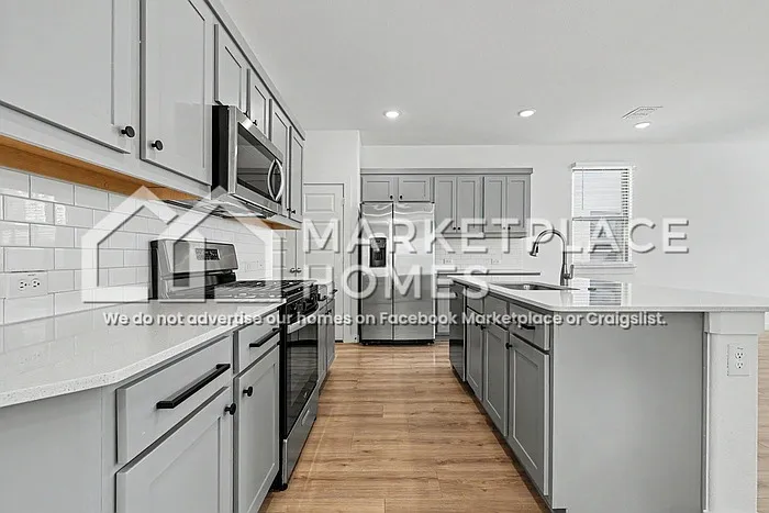 415 Bertney Dr — Photo 8