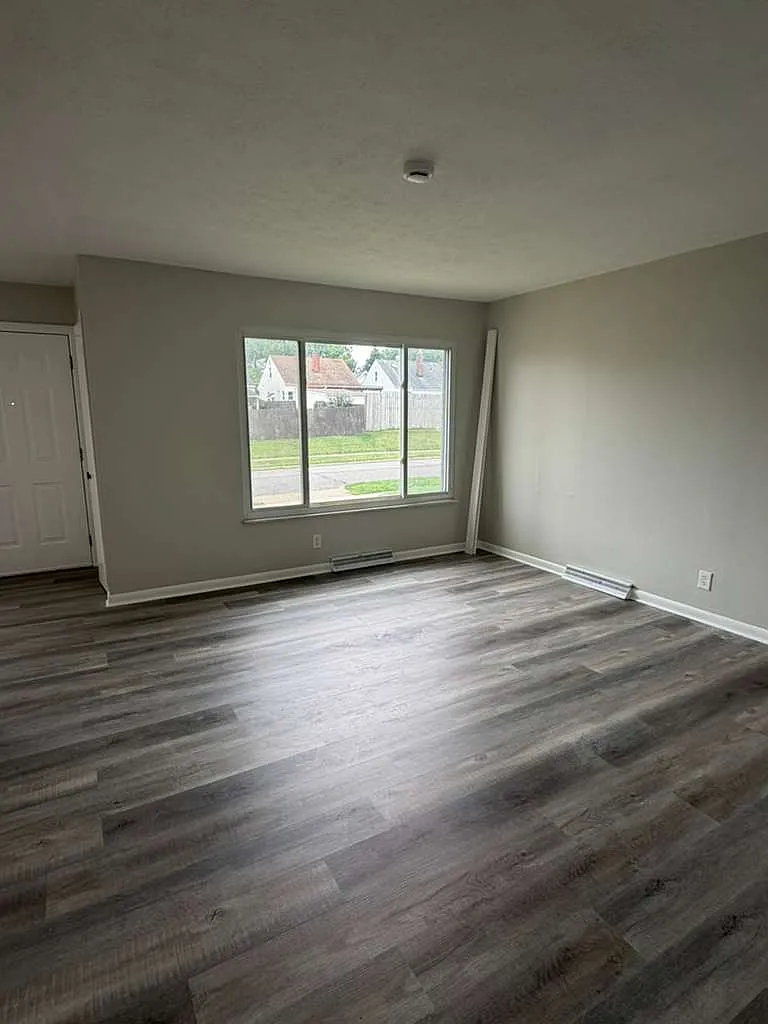 4 bed, 1444 sqft, $2,250 — Photo 3