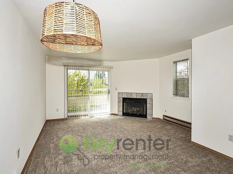6042 Fauntleroy Way SW — Photo 3