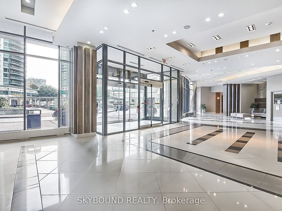 1st image of 33 Bay St #712