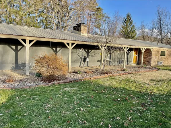 1520 Hillcrest Acres, Cambridge, OH 43725