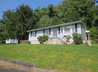 874 Mallow Rd, Covington, VA 24426