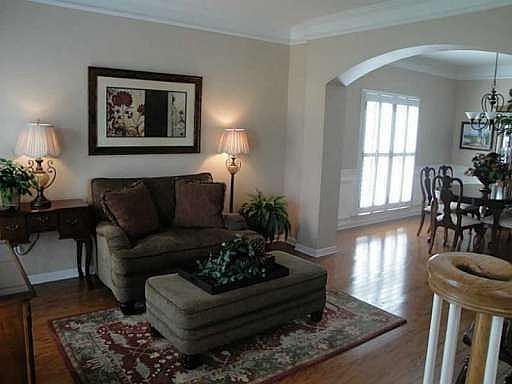 4th image of 2215 Snug Hbr NE