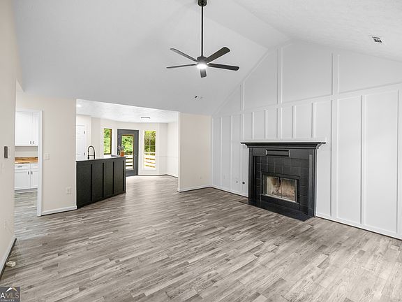 2nd image of 930 Sweetwater Way