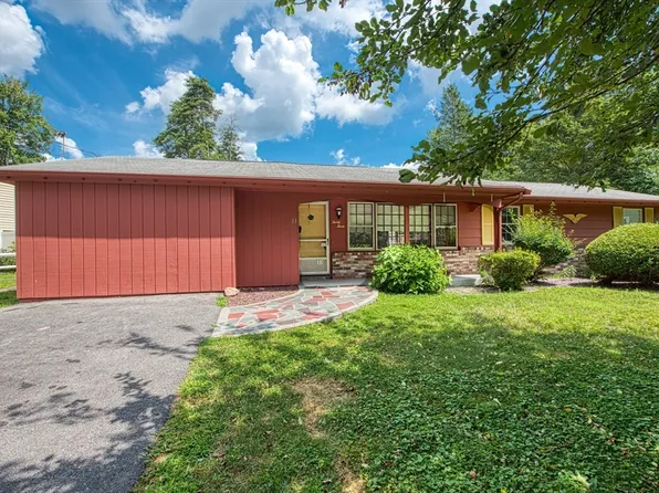 33 Upton St, Brockton, MA 02302