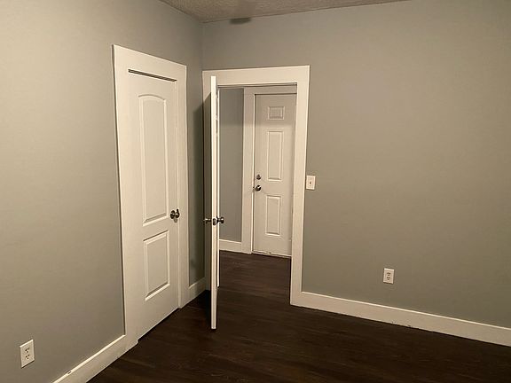 4th image of 669 E Main St #11088197