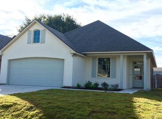403 Milton Estates Ln, Youngsville, LA 70592
