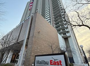 6033 N Sheridan Rd APT 5G, Chicago, IL 60660