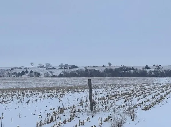 1900 & K 18th #2-9, Blue Hill, NE 68930