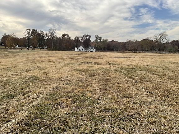4th image of 534 Hunting Hills Dr