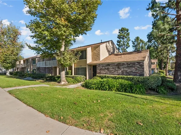 15008 Campus Park Dr APT A, Moorpark, CA 93021