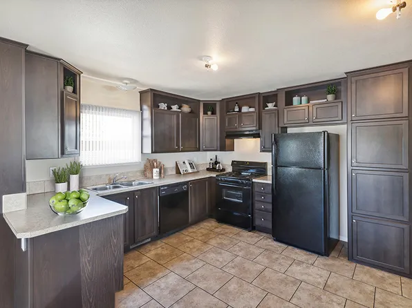 CMH Manufacturing 2x2 Plan, Verde Plaza