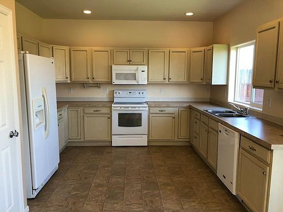4th image of 721 Reshaw Cir