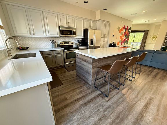 4th image of 3935 E Rough Rider Rd Unit 1005