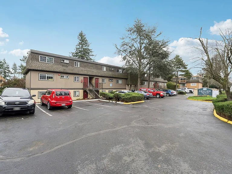 Heather Ridge Apartments — Photo 10
