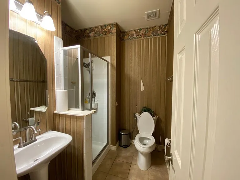 1012 Levant Ln — Photo 3