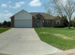 10039 Summerfield Dr, Rolla, MO 65401