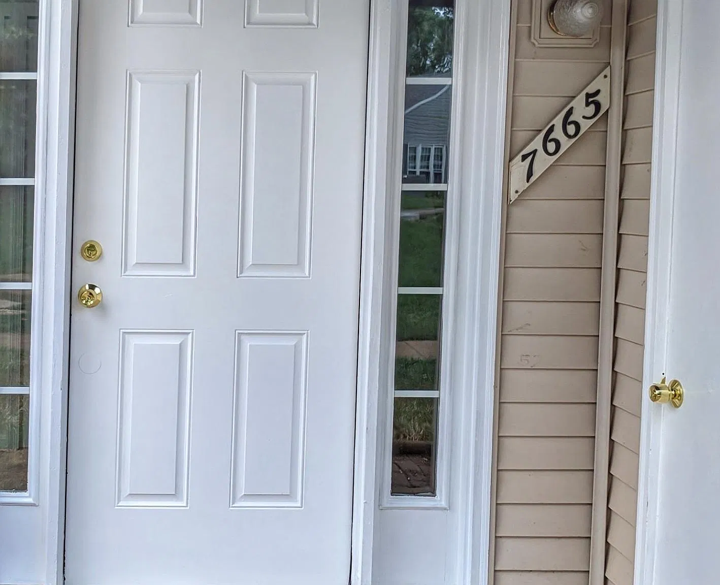 3 bed, 1.5 bath, 1152 sqft, $2,700 — Photo 2