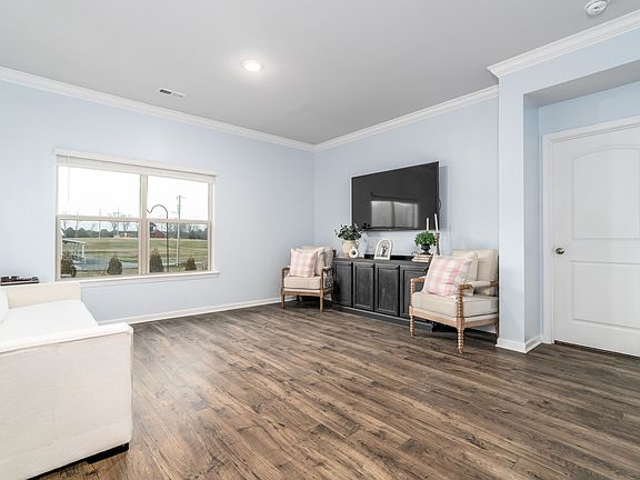 5th image of 225 Ashland Dr SW