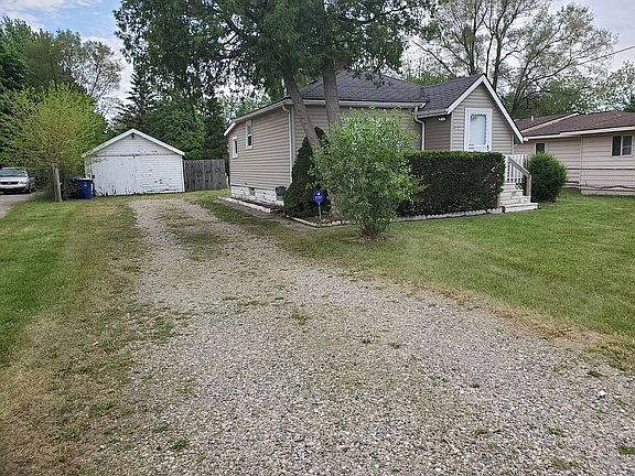 2nd image of 4337 W Walton Blvd