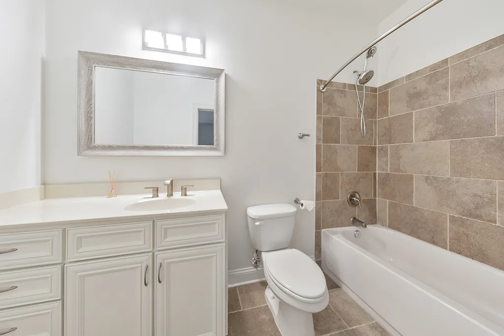 901 Abernathy Rd NE — Photo 1