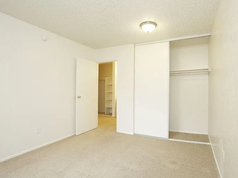 Flatirons Park Apartments — Photo 16